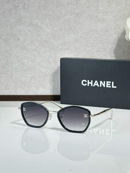 Picture of Chanel Sunglasses _SKUfw77364633fw